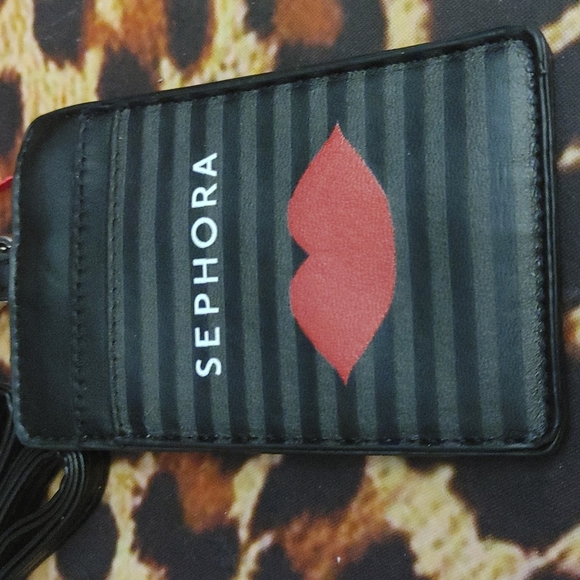 Sephora Wearable Card Case - Picture 4 of 4